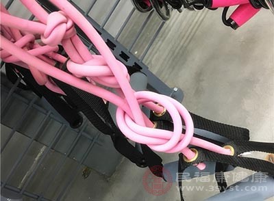 早晨起床来跳绳