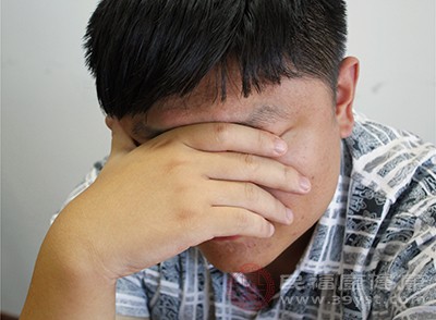 比如经常头痛、心悸