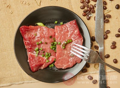 不正确的饮食习惯和营养素摄入不足也可能导致能量不足，从而让人感到疲劳