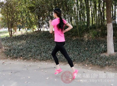学会应对压力的方法，如放松技巧、冥想和适当的时间管理